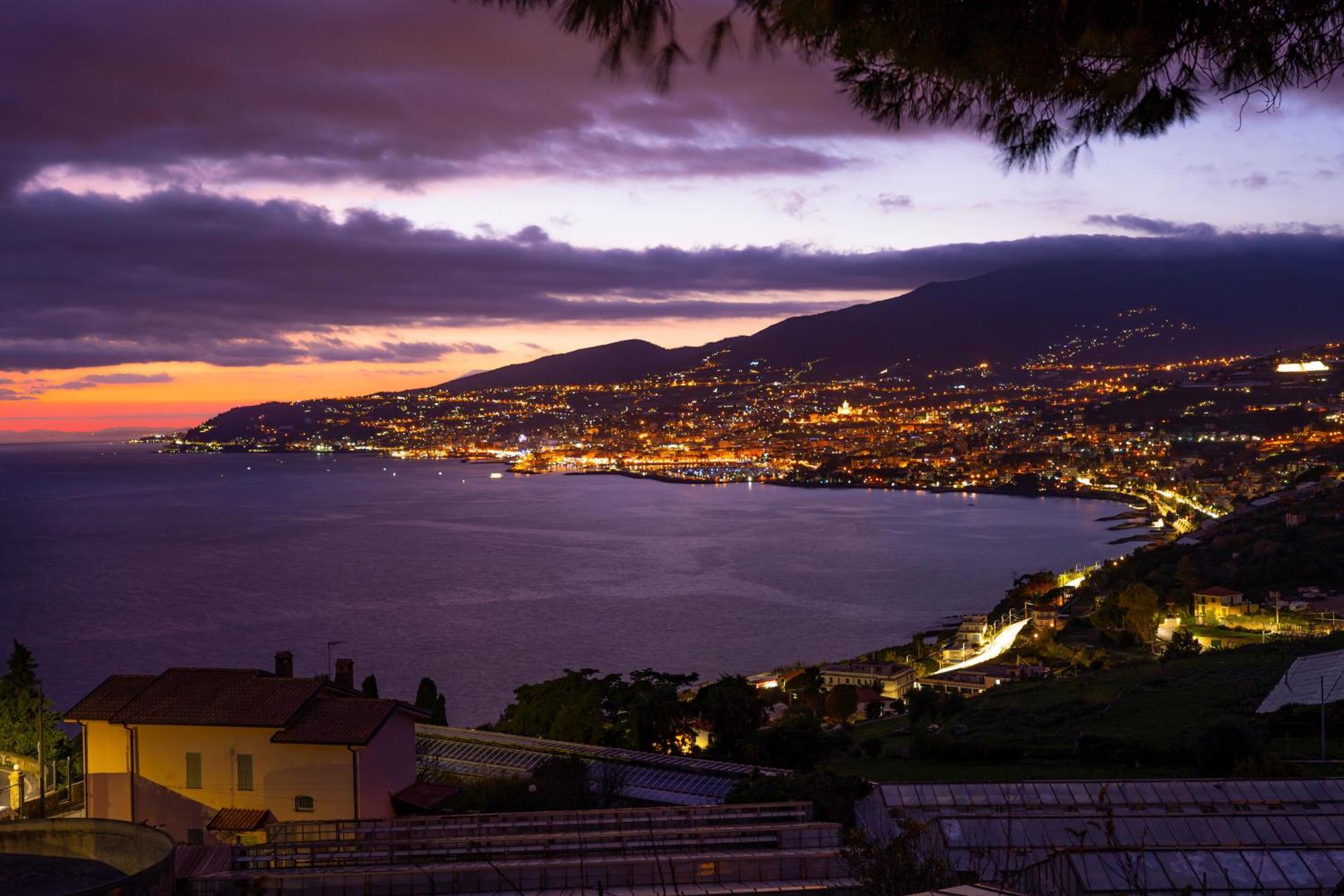 Casa Emma With Sea Glimpse - Happy Rentals Sanremo Exteriör bild